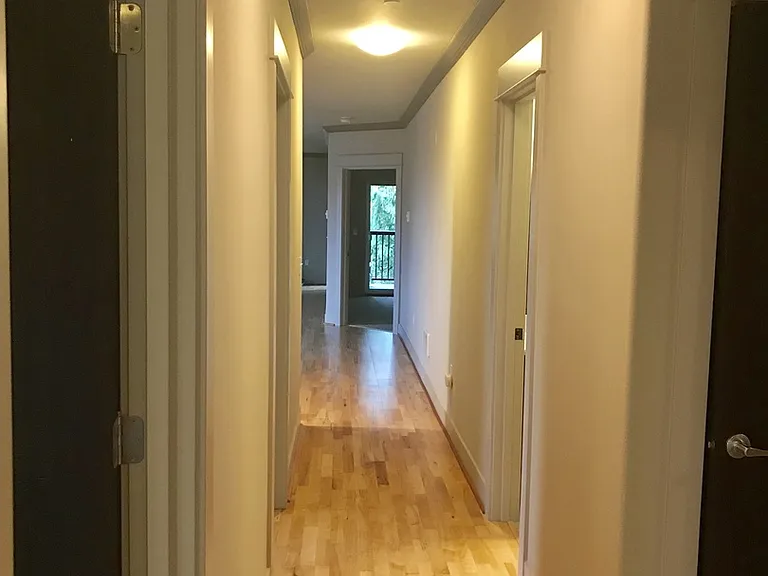 18609 SE Newport Way #101 — Photo 9
