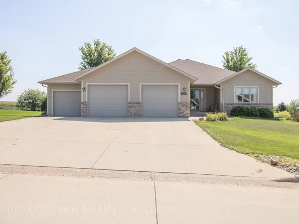 724 Riverview Dr, Rock Valley, IA 51247