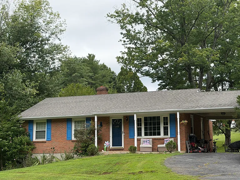 1012 Ardmore Dr — Photo 1