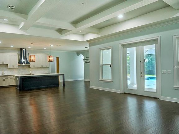 4th image of 103 Huron Ave