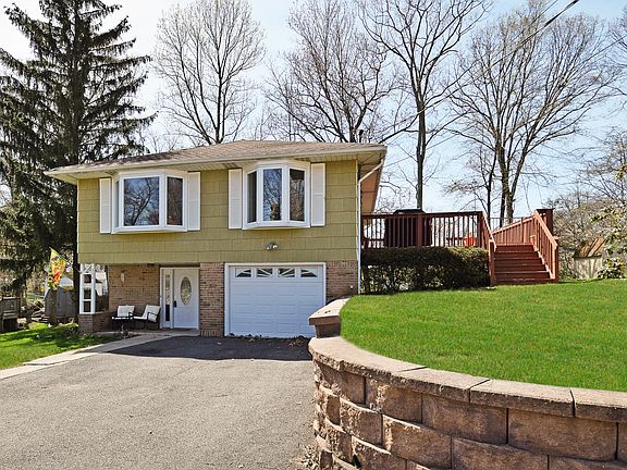 2nd image of 306 Elmira Trl