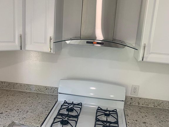 4th image of 20599 Archwood St