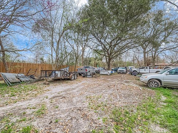 5th image of 5206 Denmark St