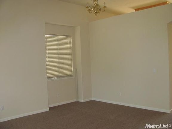 3rd image of 3429 Martinique St