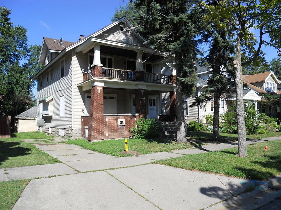 1st image of 957 Powers Ave NW