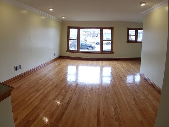 4th image of 5835 N Jersey Ave