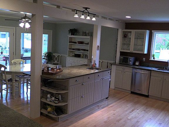 4th image of 829 Driburg Dr