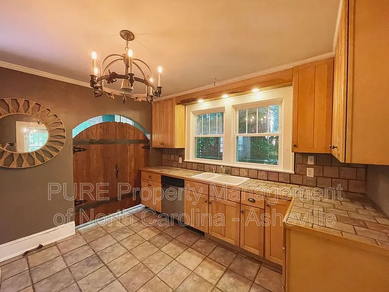 109 Forest Hill Dr — Photo 7