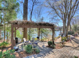 7611 Buckland Rd, Charlotte, NC 28278