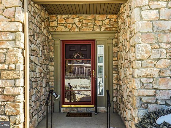 4th image of 153 Laura Ln