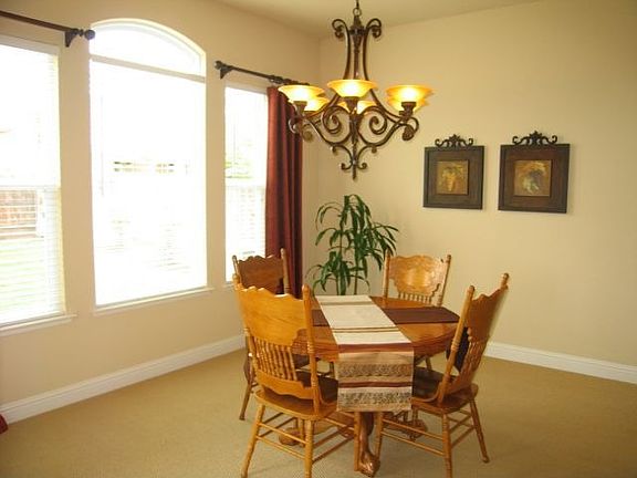 5th image of 2746 E Niles Ave