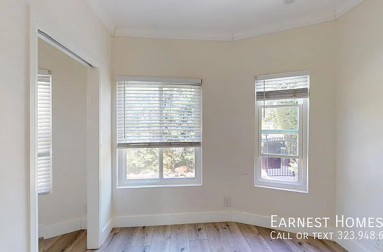 1307 Waterloo St — Photo 12