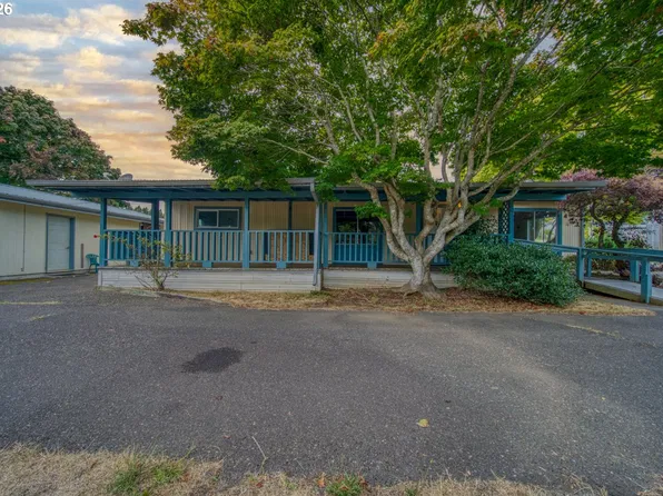 615 Tiara St, Lakeside, OR 97449