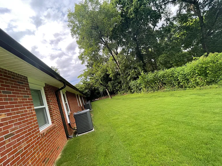 Peaceful backyard :)