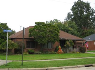 521 Sycamore Dr, Euclid, OH 44132