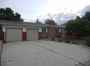 200 W Flying Circle Dr, Gillette, WY 82716
