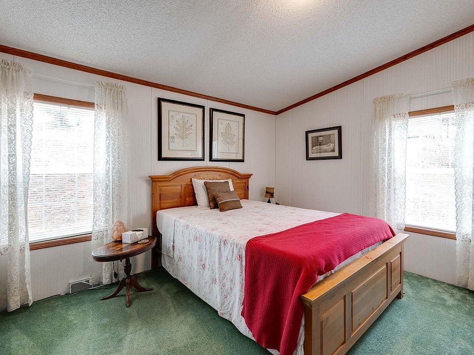 31st image of 482 Hiwassee Dr