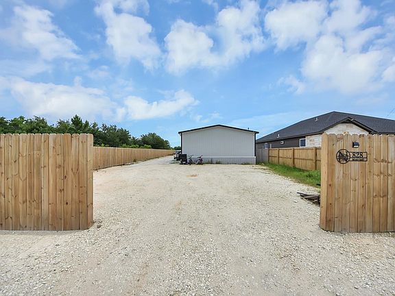 4th image of 828 Road 5607
