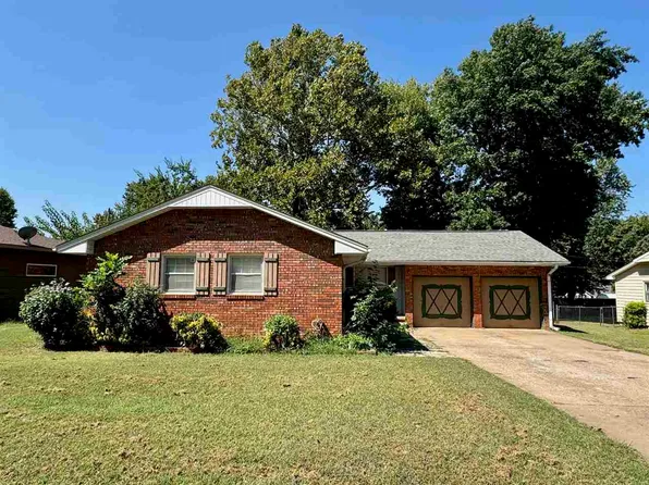 1608 Holbrook St, Ponca City, OK 74604