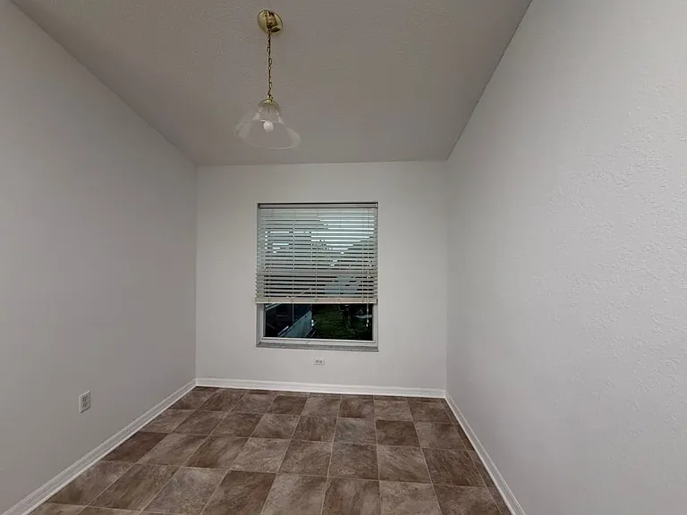 1307 Laurel Glen Dr — Photo 2