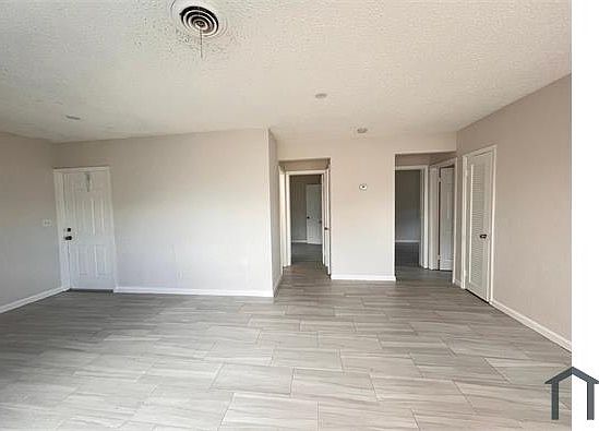 1st image of 3021 NE 7th Ave APT A