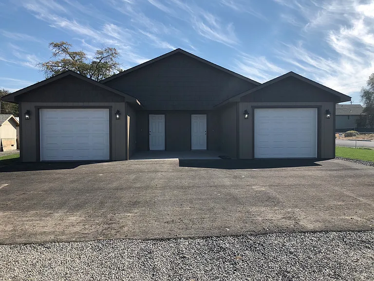 1649 W Pheasant St #A — Photo 1