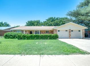 225 N Terry Dr, Slaton, TX 79364