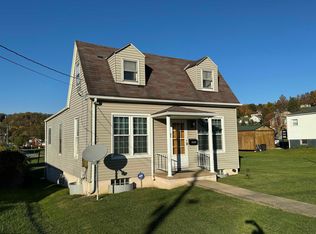 8029 Southern Ave, Stonewood, WV 26301