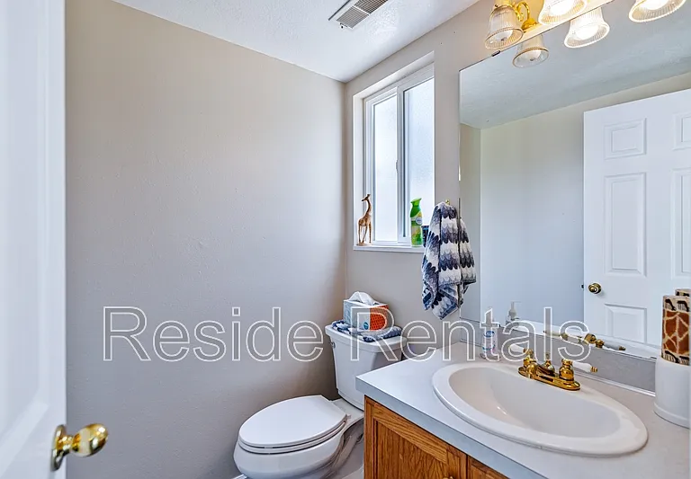 1637 Talon Dr #1 — Photo 8