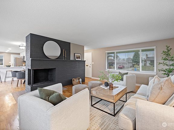 5th image of 2107 N Shirley