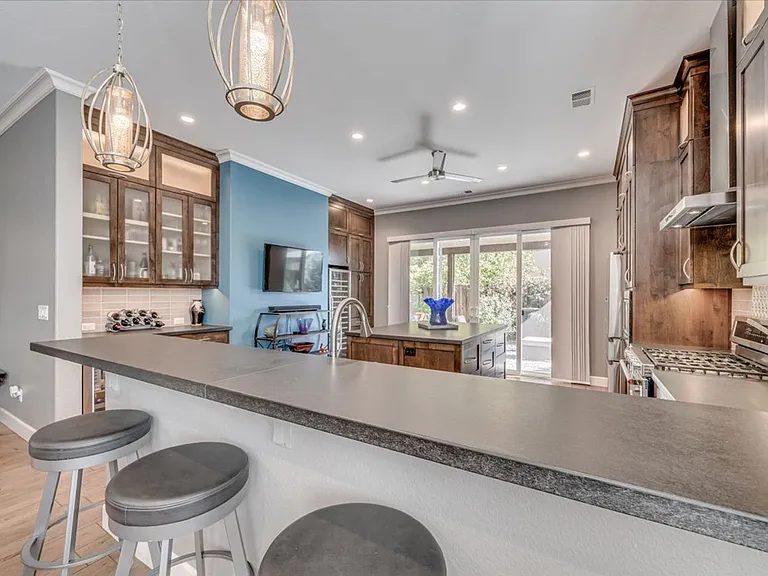 10562 Thistle Berry Ct — Photo 10