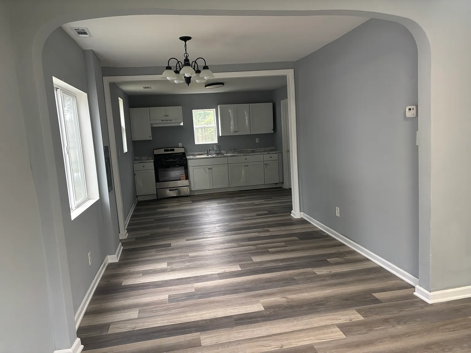 2 bed, 720 sqft, $1,250 — Photo 2