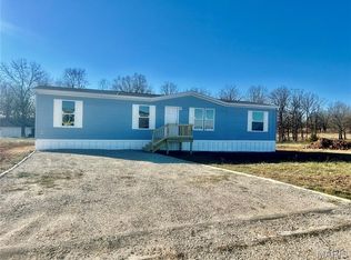 19840 Divine Rd, Lebanon, MO 65536