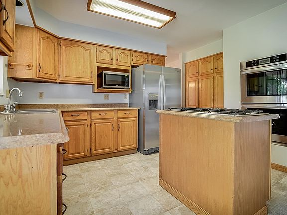 Open kitched with all brand new stainless steel appliances!