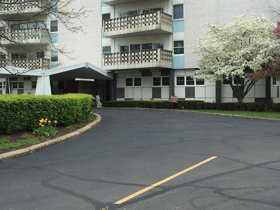 275 N Portage Path - Carlton House