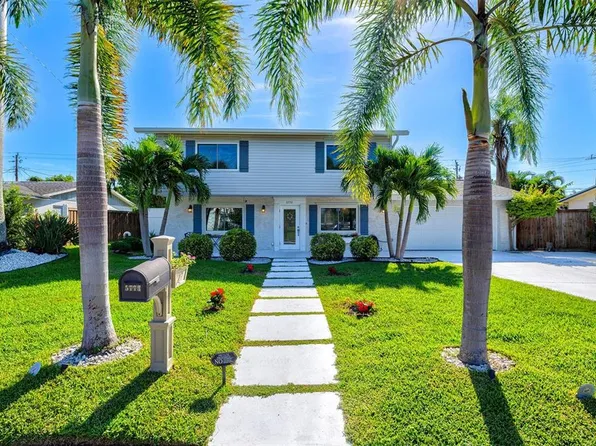 5773 Britannia Dr, Sarasota, FL 34231