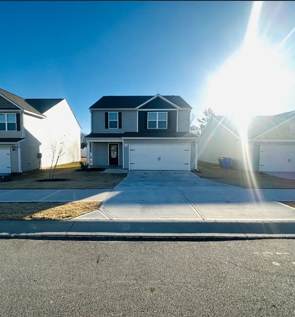3 bed, 2.5 bath, 1780 sqft, $1,950 — Photo 1