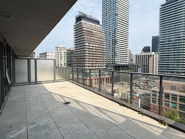 11 Wellesley St W #606 — Photo 20