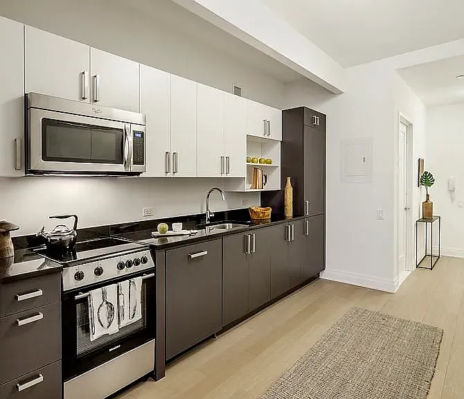 70 Pine St #1013 — Photo 2