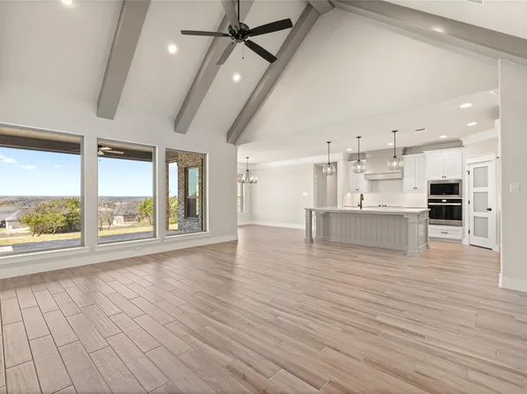 821 Dogwood Rd, Weatherford, TX 76085