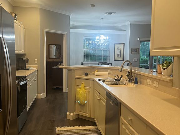 3rd image of 20012 Lake Vista Cir #4