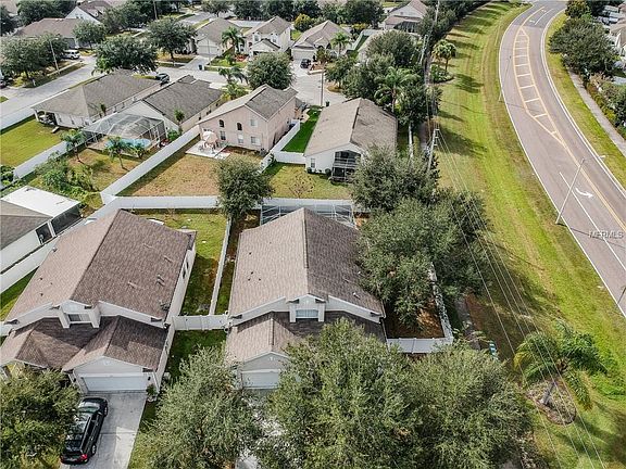 4th image of 3021 Prairie Iris Dr