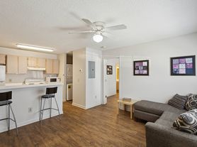Seasons Apartments