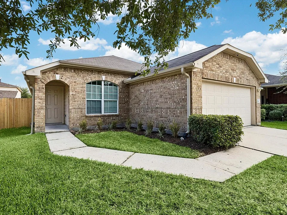 1523 Blossom Ln