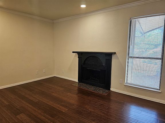 4th image of 1600 Pecan Chase Cir APT 6
