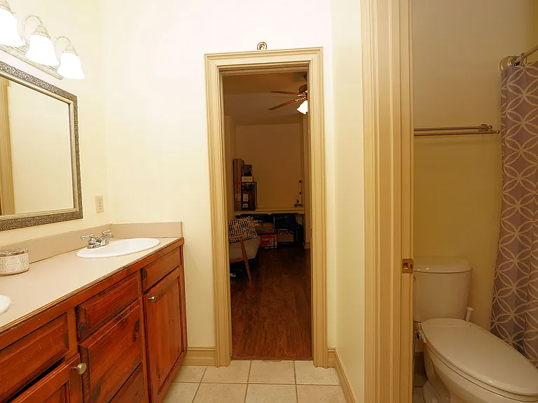 428 Riverchase Blvd — Photo 32