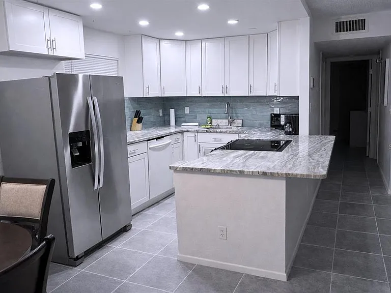 3300 Fox Chase Cir N #229 — Photo 5