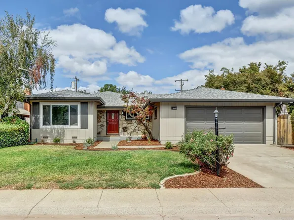 8437 Lake Forest Dr, Sacramento, CA 95826