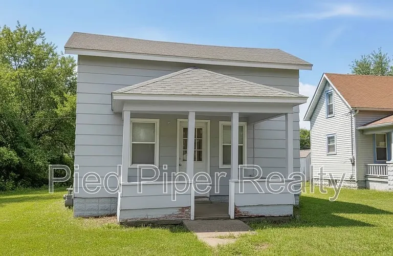 601 N Winnebago Ave — Photo 1