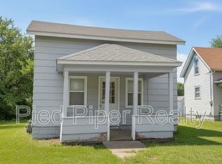 601 N Winnebago Ave, Freeport, IL 61032